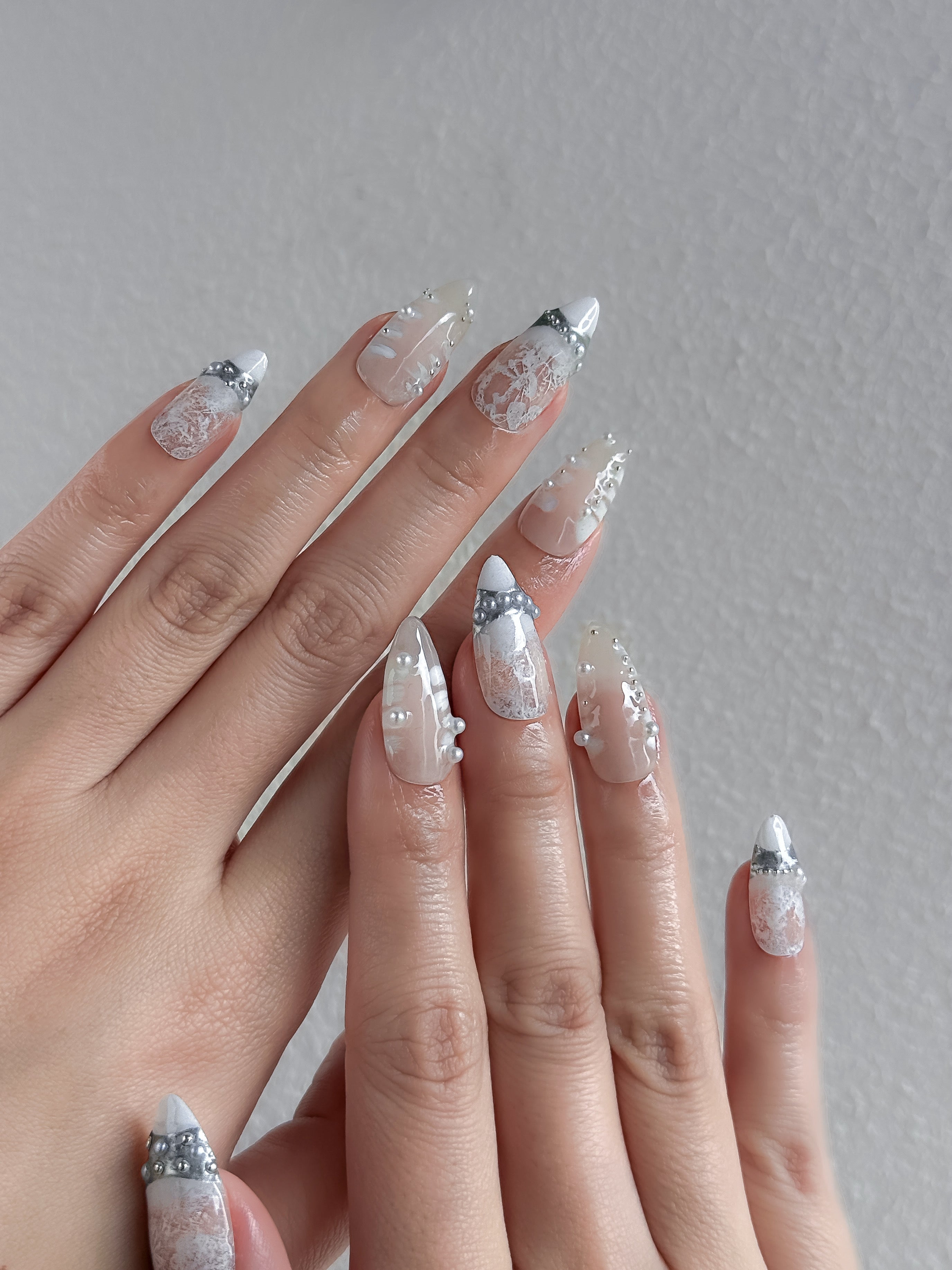 Pearl Frosted Spike