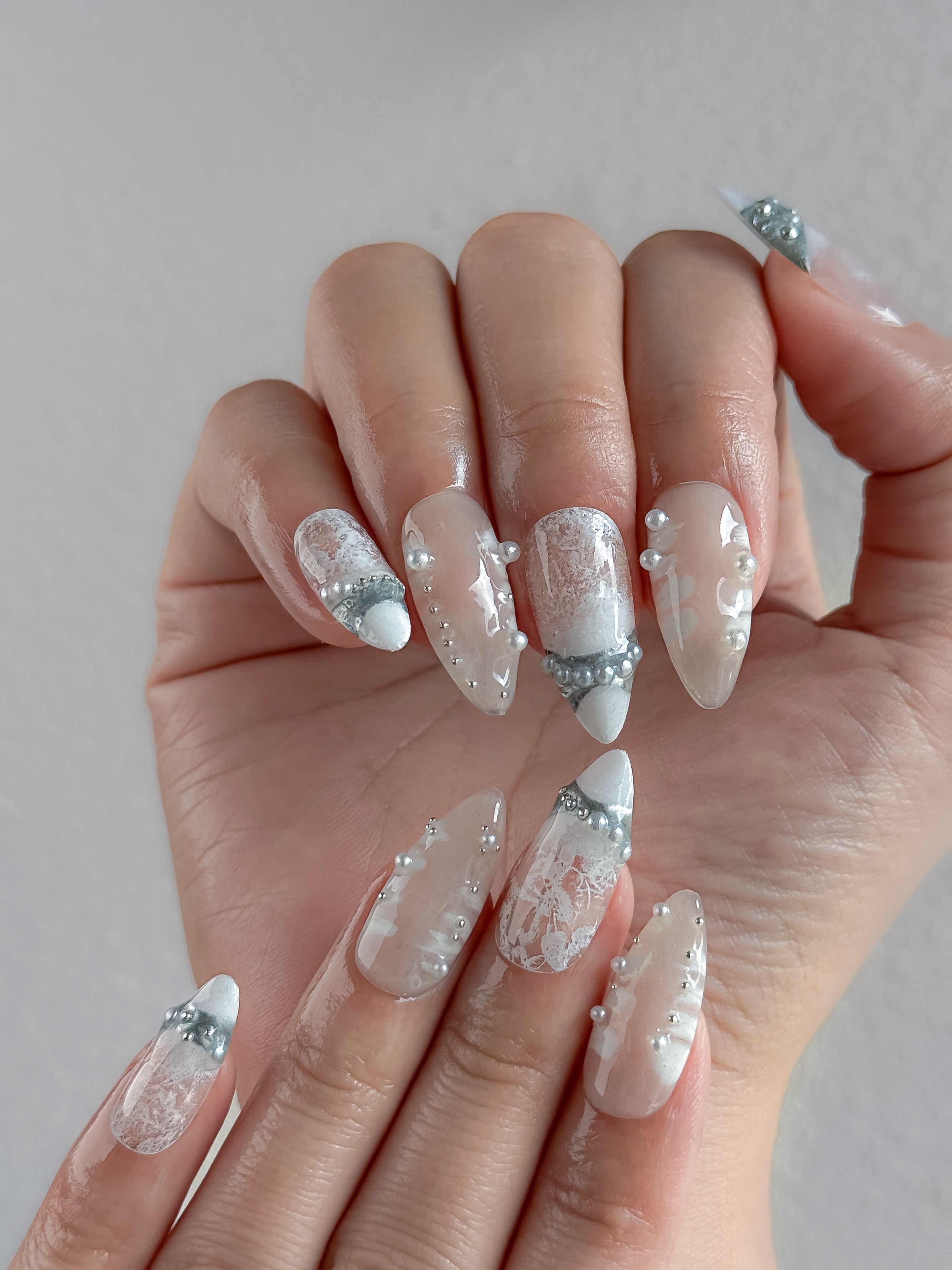 Pearl Frosted Spike